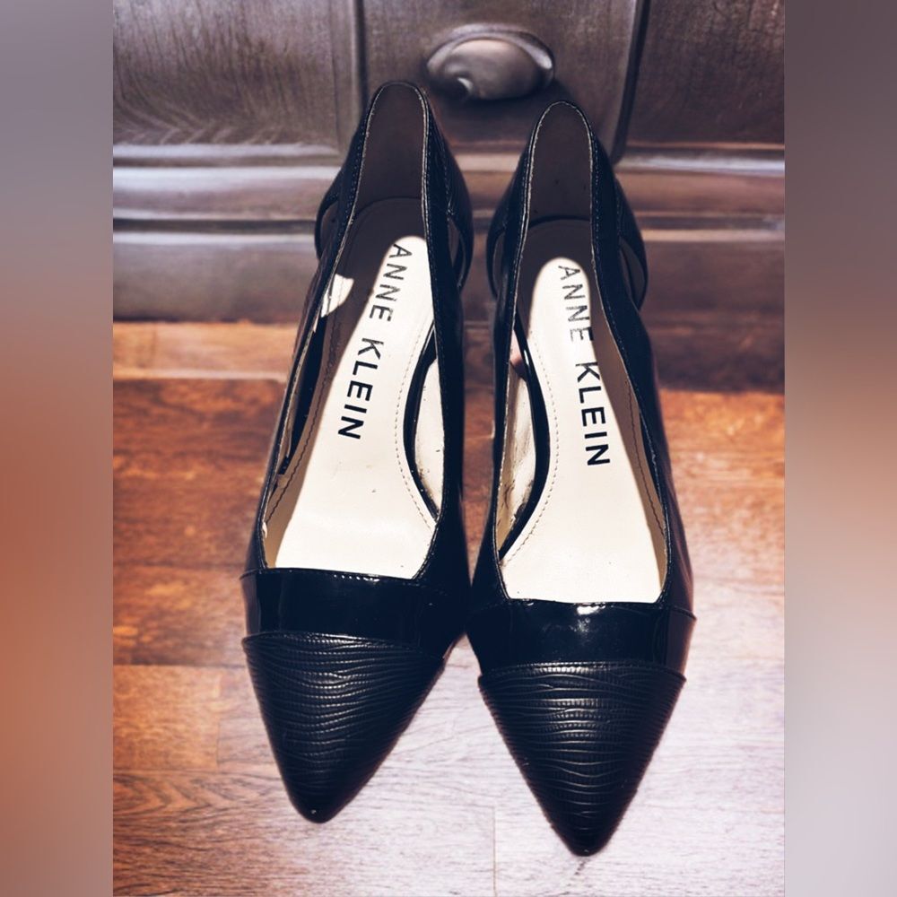 Anne Klein Black Pointed Toe Heels Pumps Women’s Size 5 Classic Work Shoes
